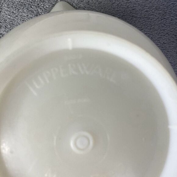 Vintage Tupperware Mix and Store 8 Cup Measuring Pitcher 2 QT - Picture 7 of 7